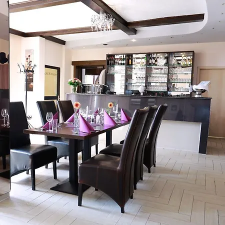 Guest house Hotel Zwei&Vierzig 3*