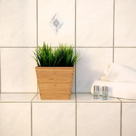 Hotel Zwei&Vierzig Guest house